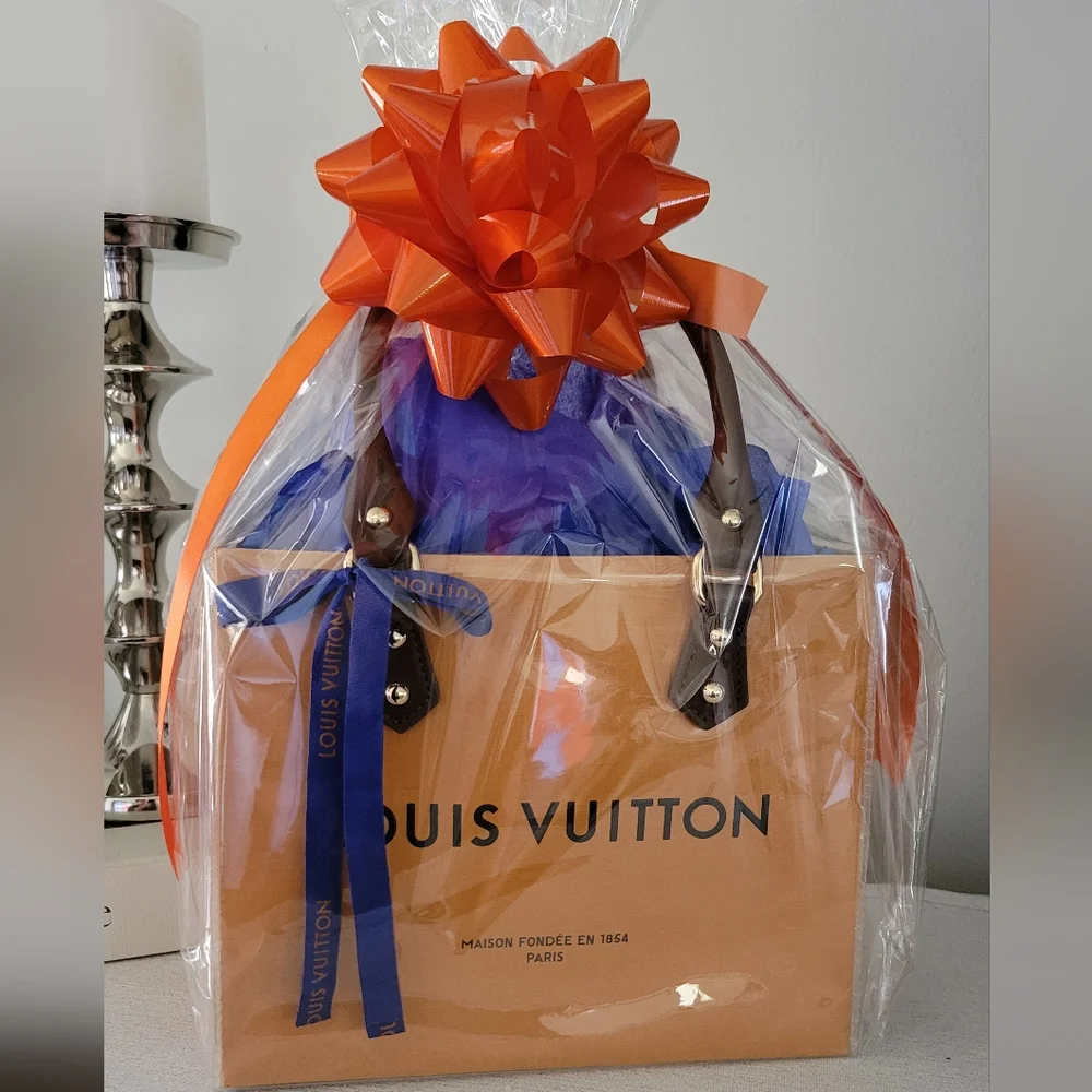 Authentic LV Store Sack/Bag in Protective Clear Tote - Picture 12 of 12